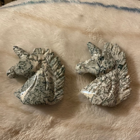 Moss Agate Unicorn - Picture 1 of 7